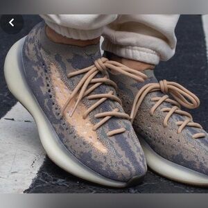 Yeezy boost 380 desert mist color size 5.5 men's
